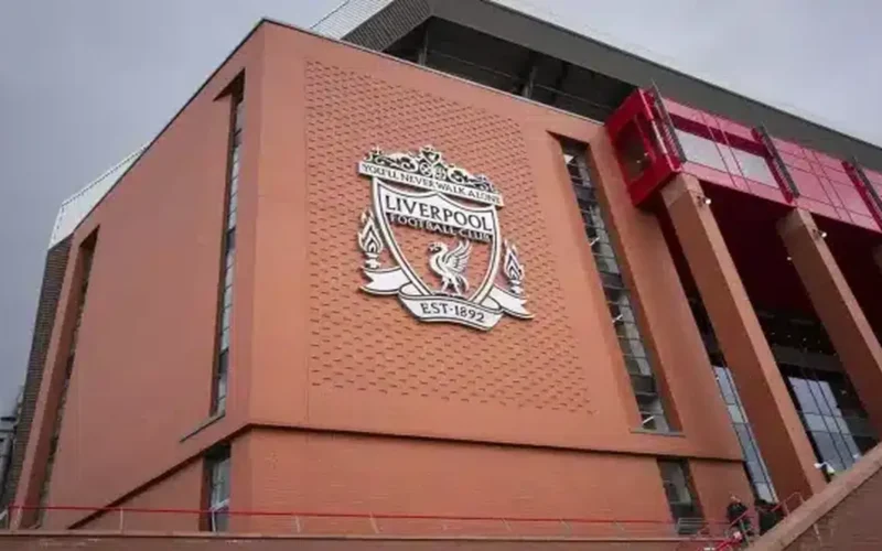 بديل مارك جيهي.. ليفربول يتحرك لضم مدافع واعد من الدوري الإنجليزي الممتاز